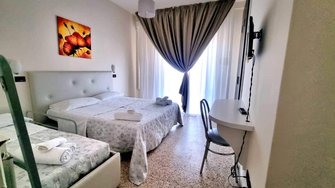Hotel Bisanzio チェルヴィア エクステリア 写真