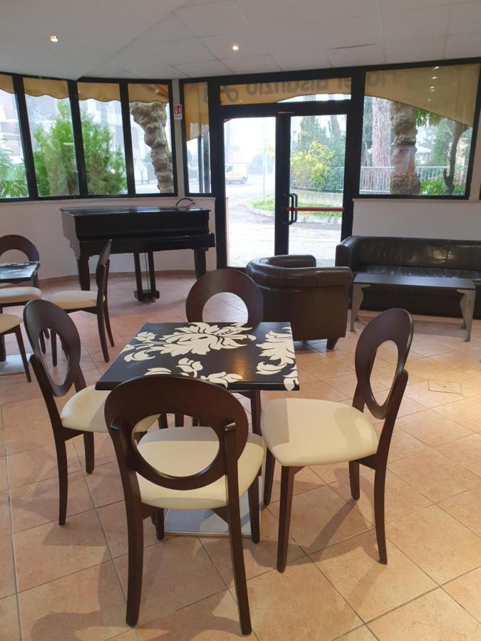 Hotel Bisanzio チェルヴィア エクステリア 写真
